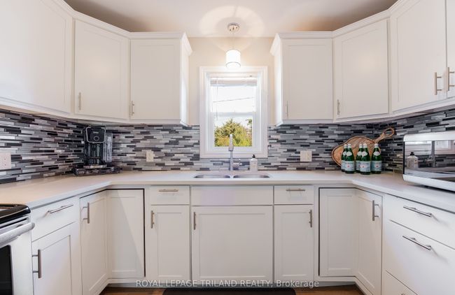 33967 Saintsbury Line, House other with 2 bedrooms, 2 bathrooms and 5 parking in Lucan Biddulph ON | Image 11