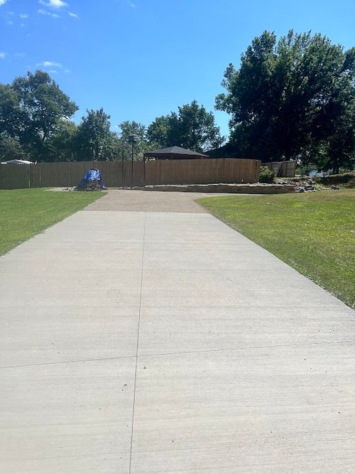 124 Oak Dr, Jefferson, PA, 15344-4205 | Card Image