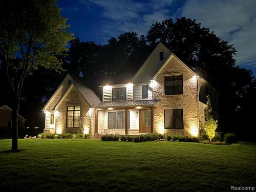 1231 Fox Chase Rd, Bloomfield Hills, MI, 48301-4161 | Card Image