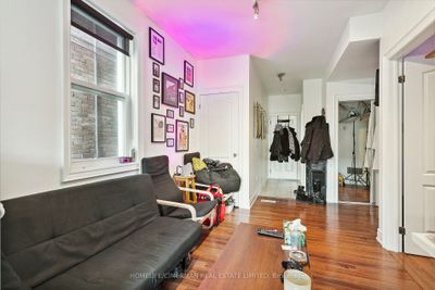 660 Crawford St, House attached with 7 bedrooms, 4 bathrooms and 2 parking in Toronto ON | Image 3