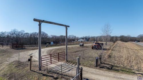 4919 Ferguson Rd, Perry, KS, 66073-4180 | Card Image