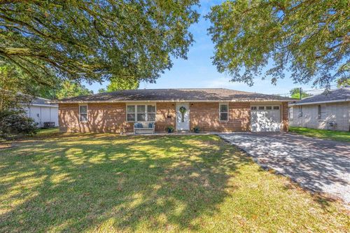 132 Lee St, Lake Charles, LA, 70605-6628 | Card Image