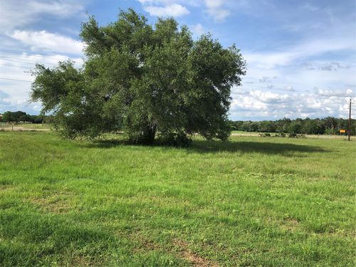 154 Pvt 1671, Hallettsville, TX, 77964 | Card Image