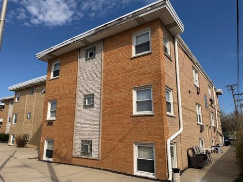 2n-8000 Grand Ave, River Grove, IL, 60171-1533 | Card Image