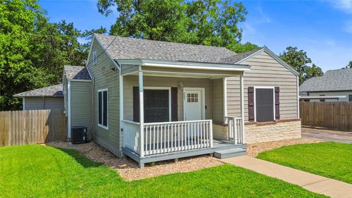 207 N Commerce St, Bremond, TX, 76629-4541 | Card Image