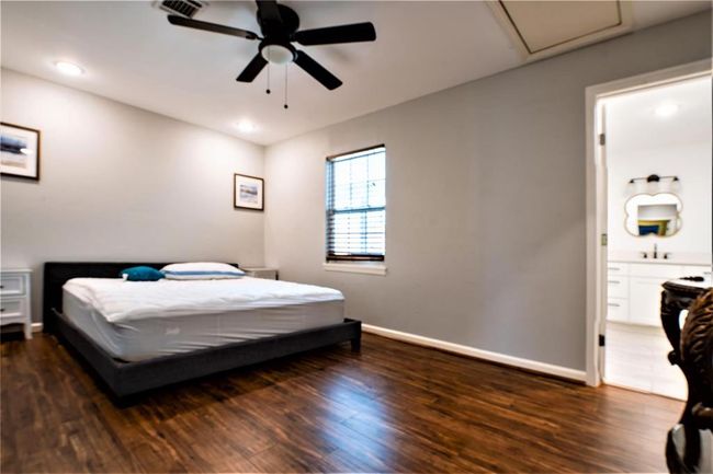 9305 Emnora Ln, House other with 2 bedrooms, 2 bathrooms and 1 parking in Houston TX | Image 9