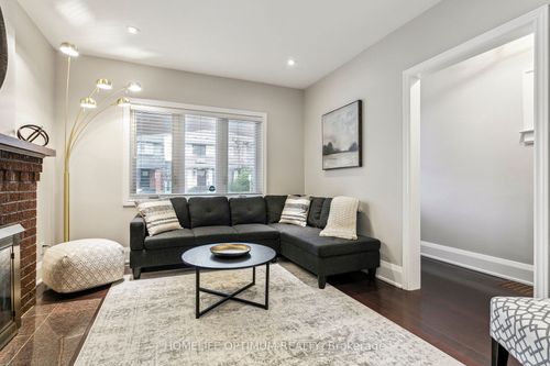 52 Hillsdale Ave W, Toronto, ON, M5P1E8 | Card Image