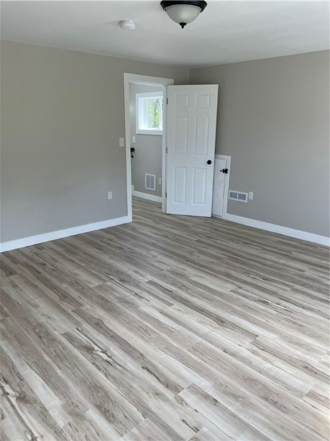1215 Main St, House other with 3 bedrooms, 2 bathrooms and 4 parking in Bentleyville PA | Image 19