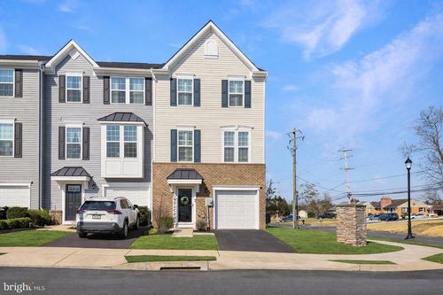 172 Station Dr, DUBLIN, PA, 18917-1402 | Card Image