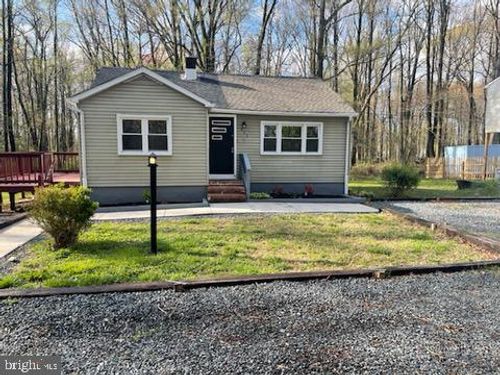 923 Freyer Ln, ESSEX, MD, 21221-5210 | Card Image