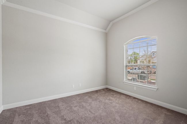 Office. (pic from 2024 prior to current tenant moving in). | Image 4