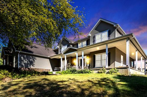 124 Hidden Hills Dr, Pataskala, OH, 43062-8068 | Card Image