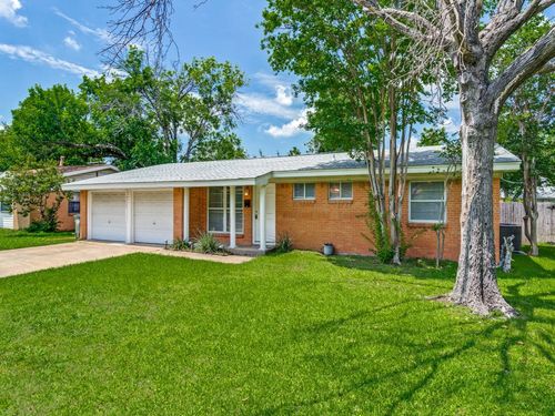 3023 Topaz Ln, Farmers Branch, TX, 75234-3619 | Card Image