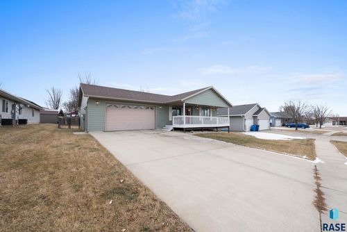 912 Pepper Ridge Rd, Dell Rapids, SD, 57022-1580 | Card Image