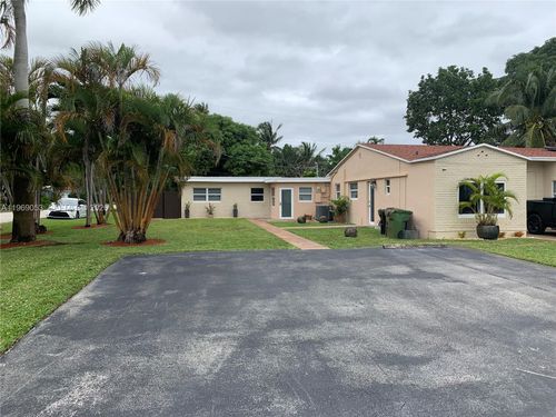 707 Ne 15th St, Fort Lauderdale, FL, 33304-1127 | Card Image