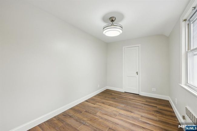 756 Cedar Ln, Condo with 3 bedrooms, 2 bathrooms and null parking in Teaneck NJ | Image 10