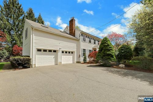 5 Hilltop Rd, Mahwah, NJ, 07430-2201 | Card Image