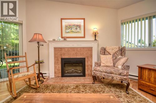 7-5156 Cordova Bay Rd, Victoria, BC, V8Y2X5 | Card Image