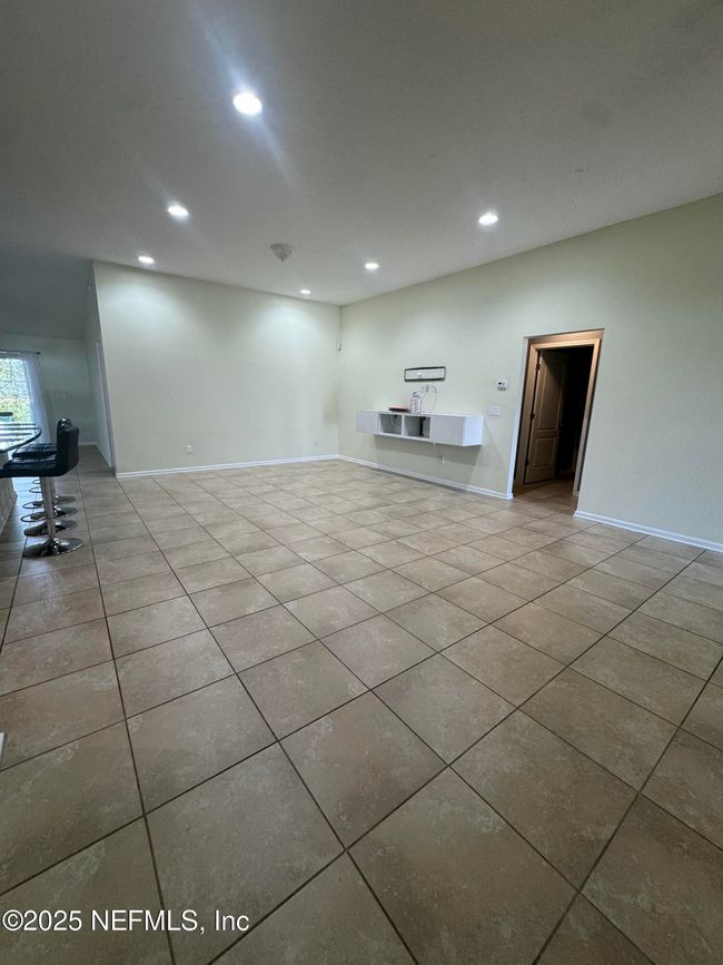 6251 Rolling Tree St, House other with 4 bedrooms, 2 bathrooms and null parking in Jacksonville FL | Image 6
