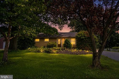 1417 Old Airport Rd, DOUGLASSVILLE, PA, 19518-8980 | Card Image