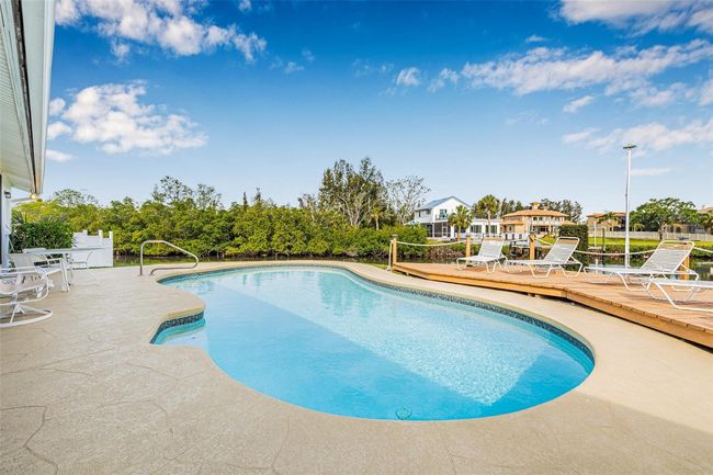 8727 Bay Crest Ln, House other with 3 bedrooms, 2 bathrooms and null parking in TAMPA FL | Image 31