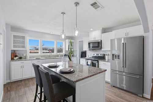 13040 Tomlynn, Atascosa, TX, 78002-3627 | Card Image