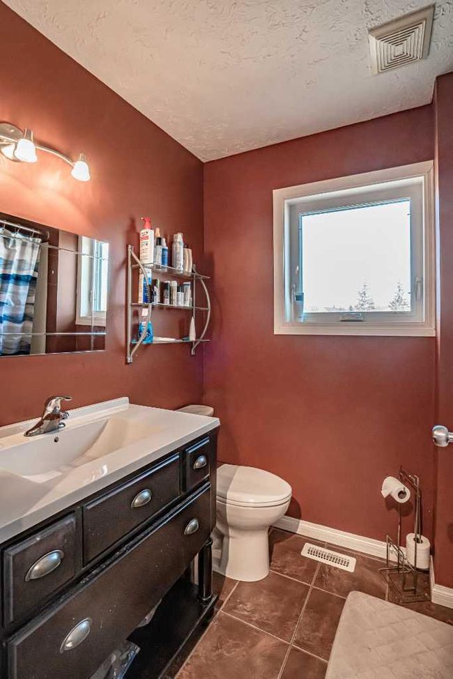 11810 78 St, Home with 3 bedrooms, 2 bathrooms and 4 parking in Peace River AB | Image 22