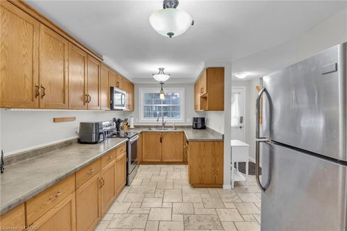16-129 Victoria Rd N, Guelph, ON, N1E6V3 | Card Image