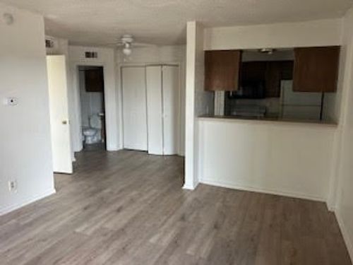 apt-306-9520 Royal Ln, Dallas, TX, 75243-7634 | Card Image