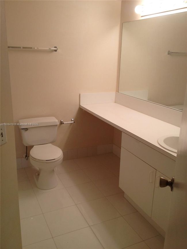 APT-308 - 470 S Park Rd, Condo with 2 bedrooms, 2 bathrooms and null parking in Hollywood FL | Image 12