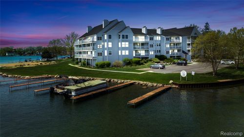 apt-69-3565 Port Cove Dr, Waterford, MI, 48328-4577 | Card Image