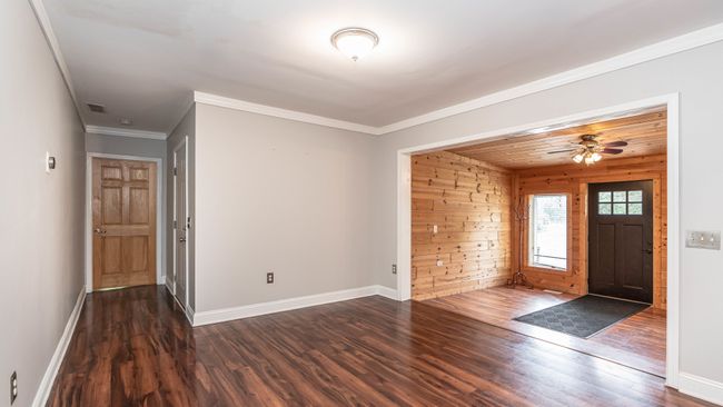 Kitchen nook area | Image 11
