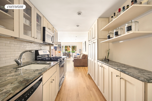 garden-252 W 21st Street, New York City, NY, 10011 | Card Image