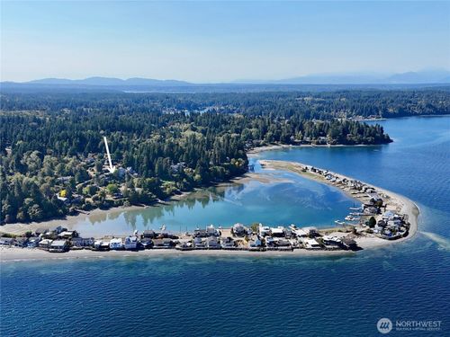 10240 Ne Lafayette Ave, Bainbridge Island, WA, 98110-4124 | Card Image