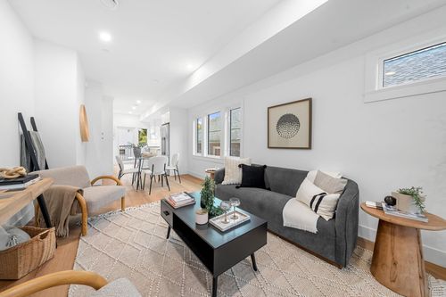 2528 Mcgill St, Vancouver, BC, V5K1H1 | Card Image