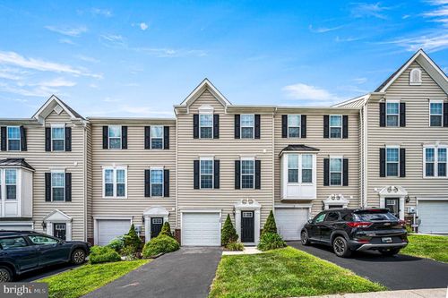 240 Stone Hill Dr, POTTSTOWN, PA, 19464-7511 | Card Image