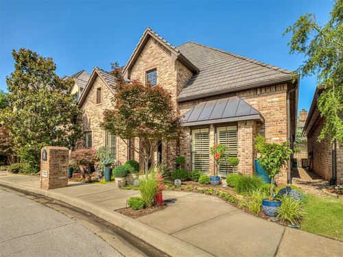 352 Saint Clair Drive, Norman, OK, 73072 | Card Image