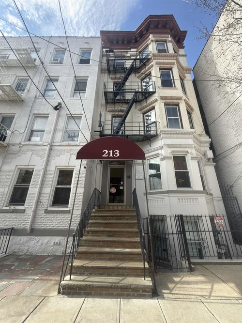 b3-213 48th St, Union City, NJ, 07087-7707 | Card Image