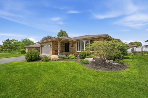 8424 168th St, Tinley Park, IL, 60487-7664 | Card Image
