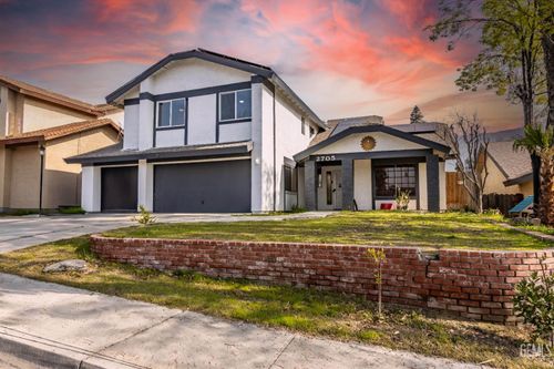 2705 Puder St, Bakersfield, CA, 93306-4653 | Card Image