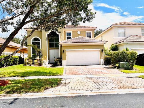 1261 Ne 37th Pl, Homestead, FL, 33033-5913 | Card Image