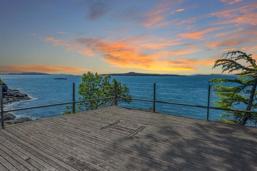 27113 Schooner Way, Pender Island, BC, V0N2M2 | Card Image