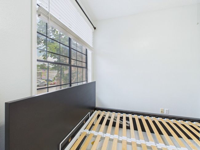 View of unfurnished room | Image 30