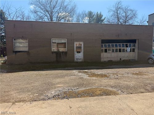 212 Trenton Avenue, Uhrichsville, OH, 44683 | Card Image