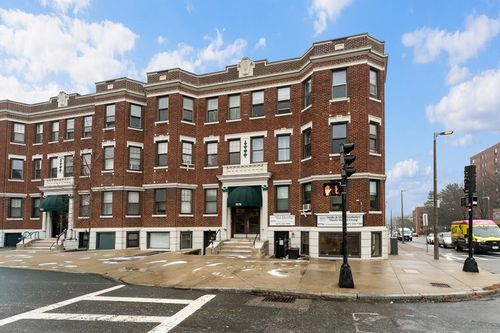 11-1576 Commonwealth Ave, Boston, MA, 02135-5034 | Card Image