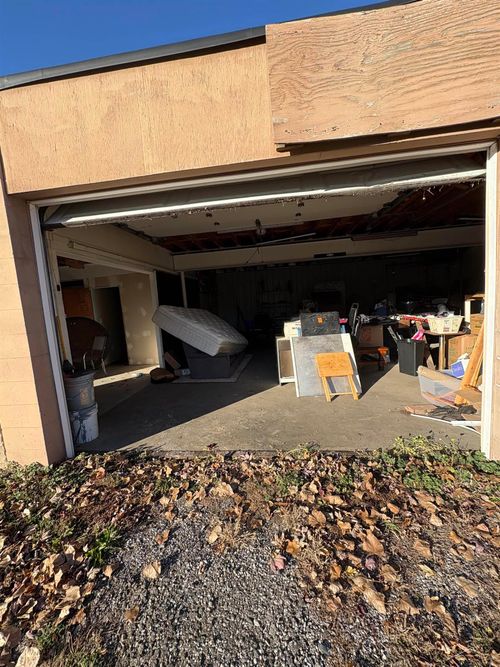 244 Shattuck Rd, Saginaw, MI, 48604-2324 | Card Image