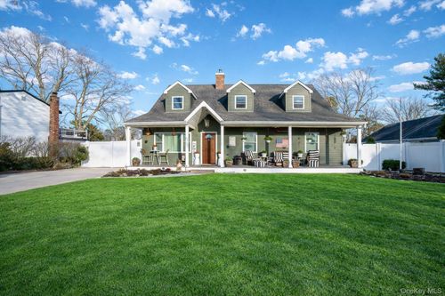 67 Sheldon Street, Islip, NY, 11722 | Card Image