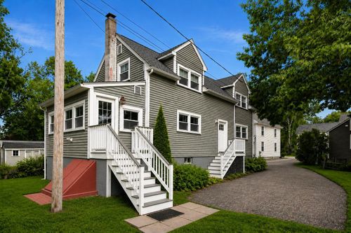 30 River St, Exeter, NH, 03833-2822 | Card Image