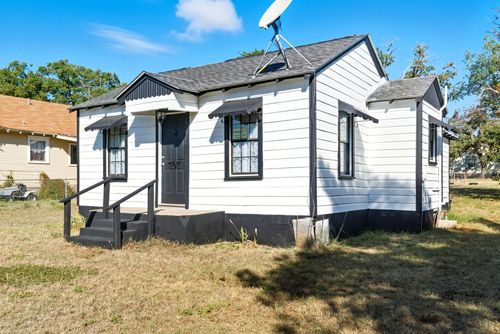 707 E 23rd St, Cisco, TX, 76437-5217 | Card Image