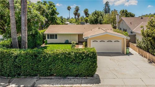 16900 Labrador St, North Hills, CA, 91343-2416 | Card Image